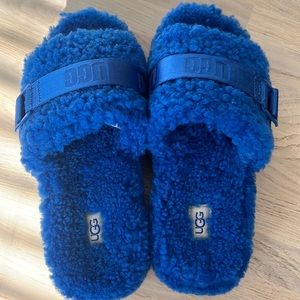 UGG fluffita blue platform slides size 8